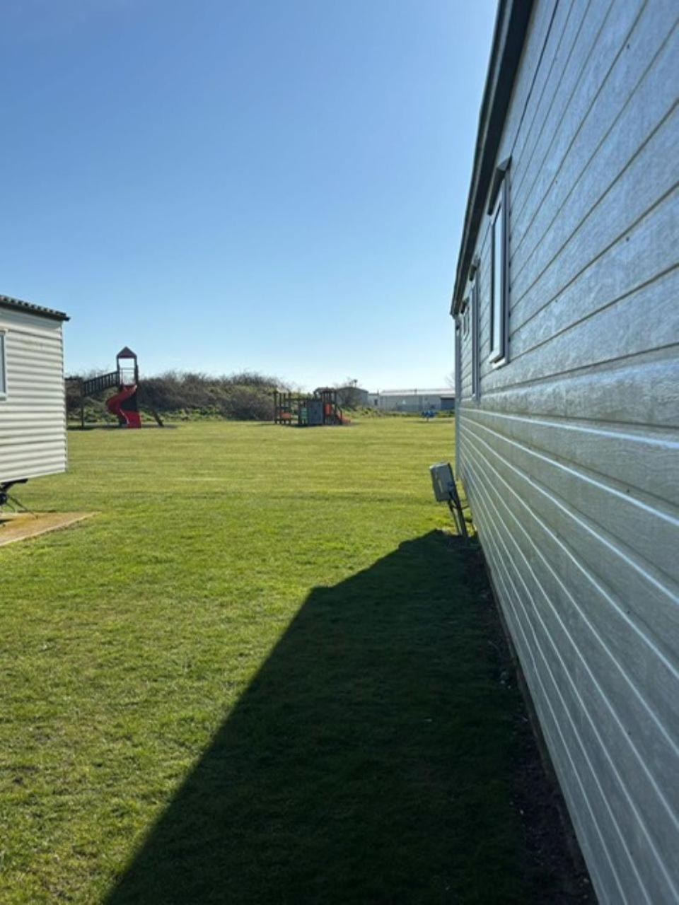 Central View Leysdown-on-Sea Exterior photo