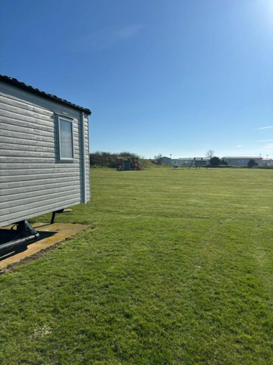 Central View Leysdown-on-Sea Exterior photo