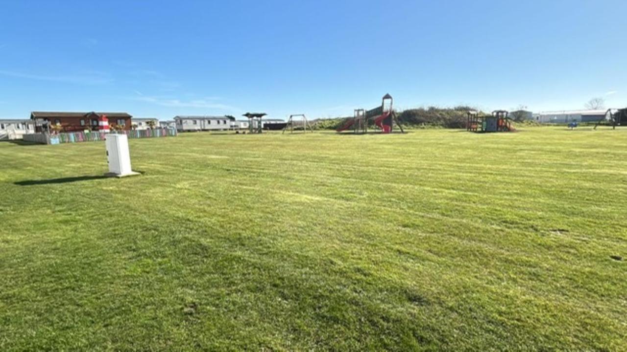 Central View Leysdown-on-Sea Exterior photo