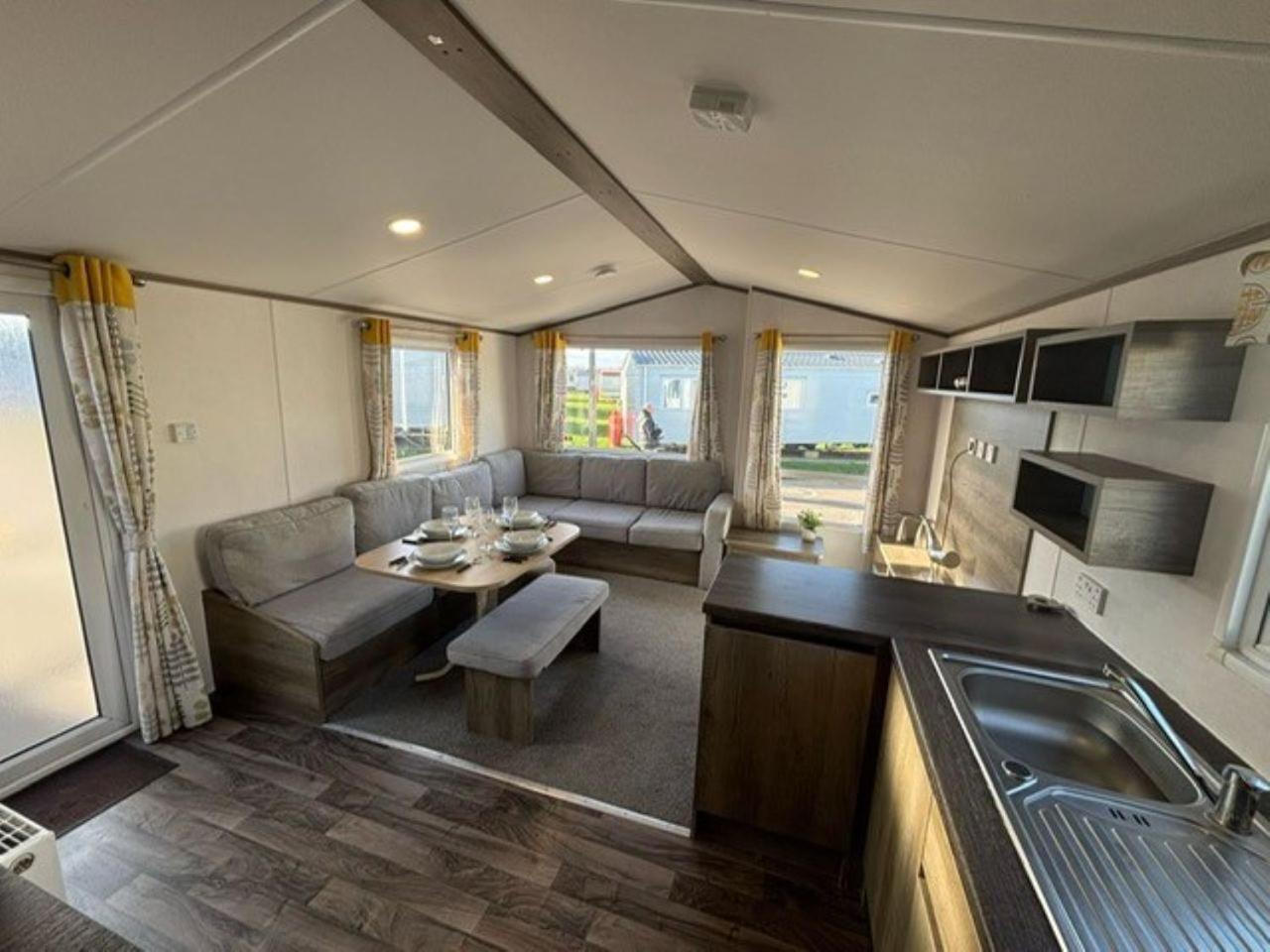 Central View Leysdown-on-Sea Exterior photo